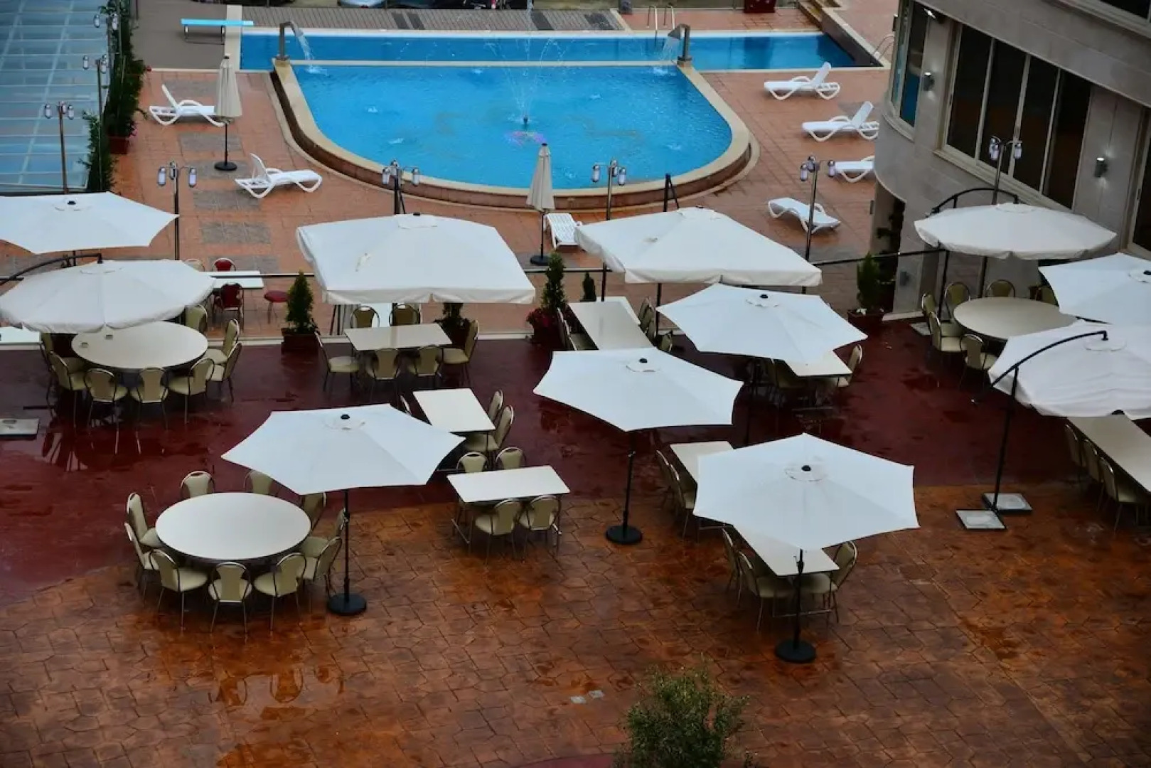 Golden Tulip Lili's Resort & Spa