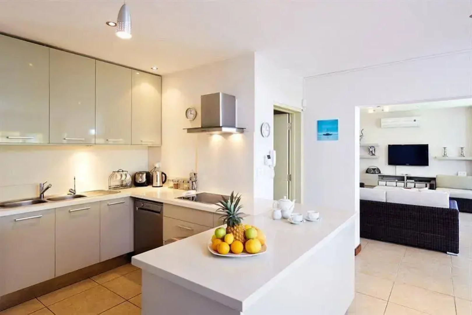 Bon Azur Elegant Suites & Penthouses