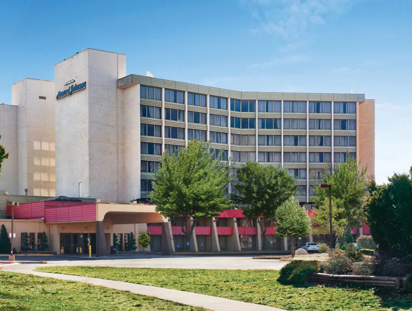 堪萨斯城豪生广场会议中心酒店(Howard Johnson Plaza Kansas City Hotel & Conference Center)