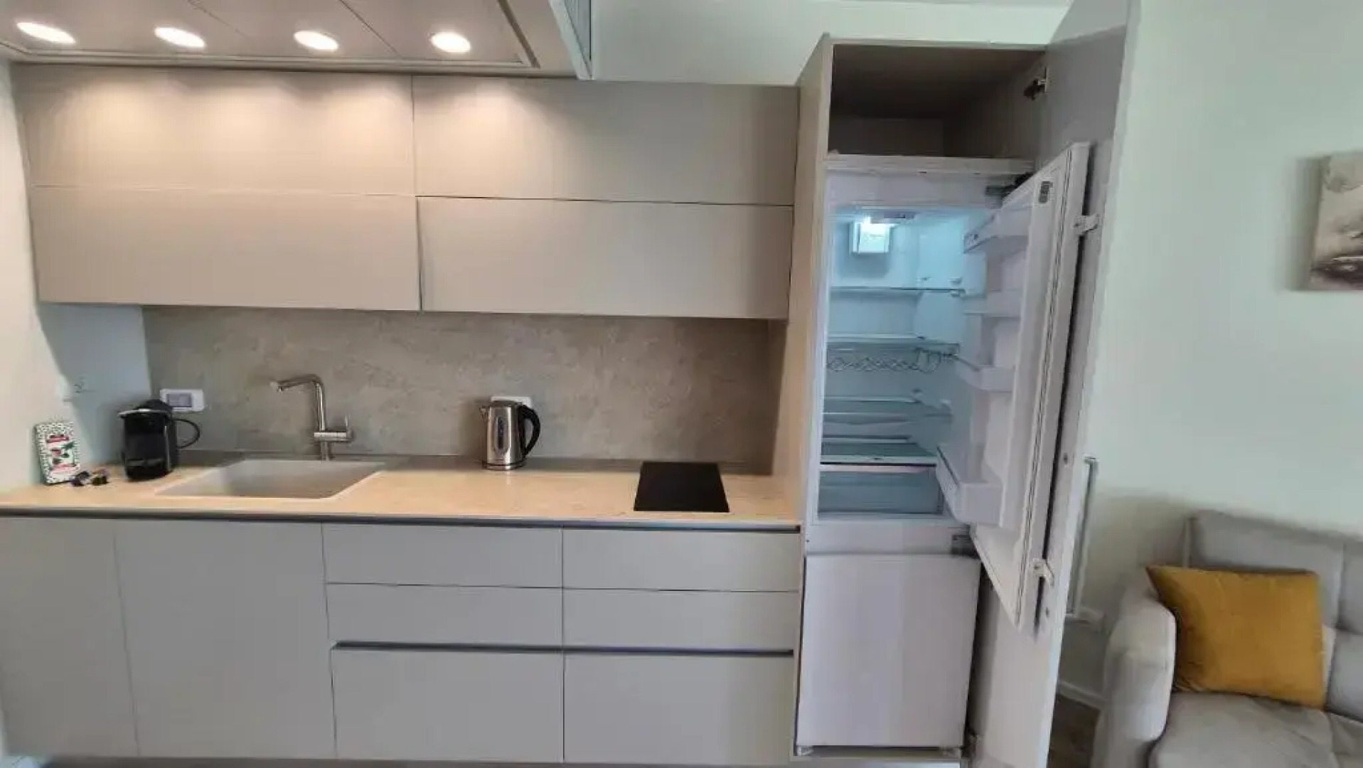 Luxury beach R&A Apartment group