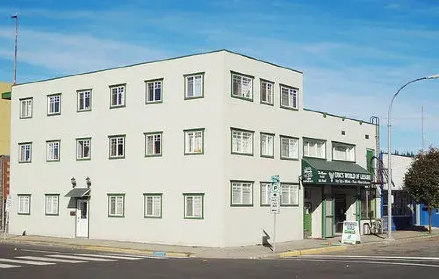 Manor Hostel B&B & Hotel