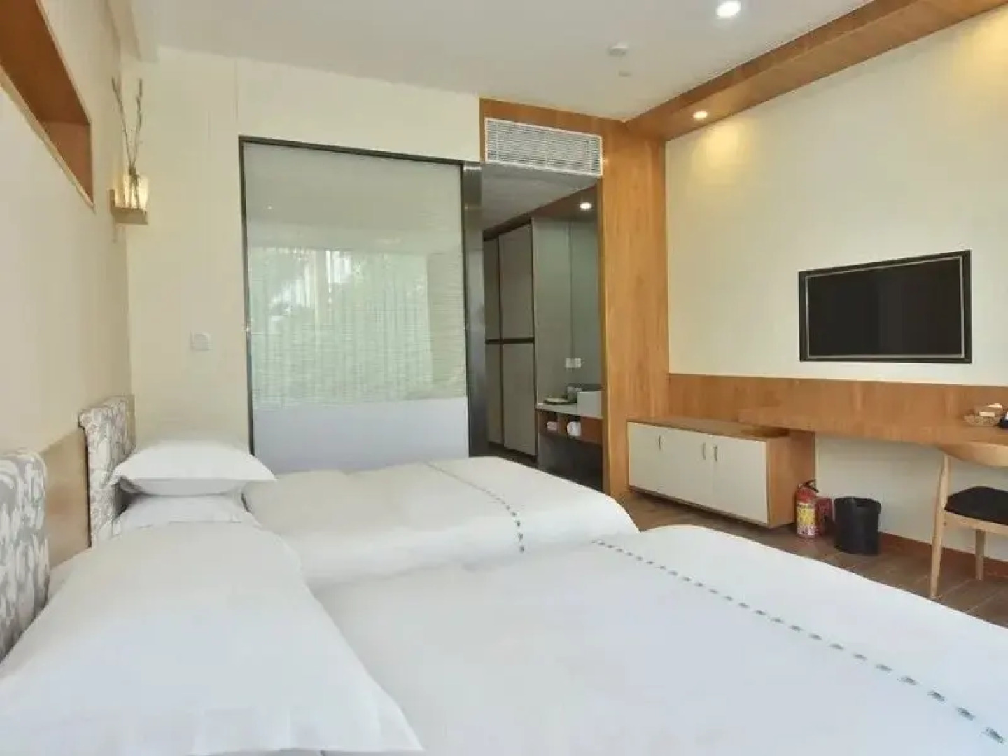 Quanyan Hotspring Holiday Hotel