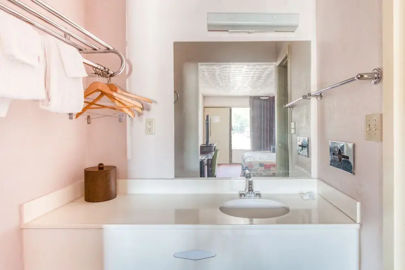 OYO Hotel Decatur I-20 East & Wesley Club Dr