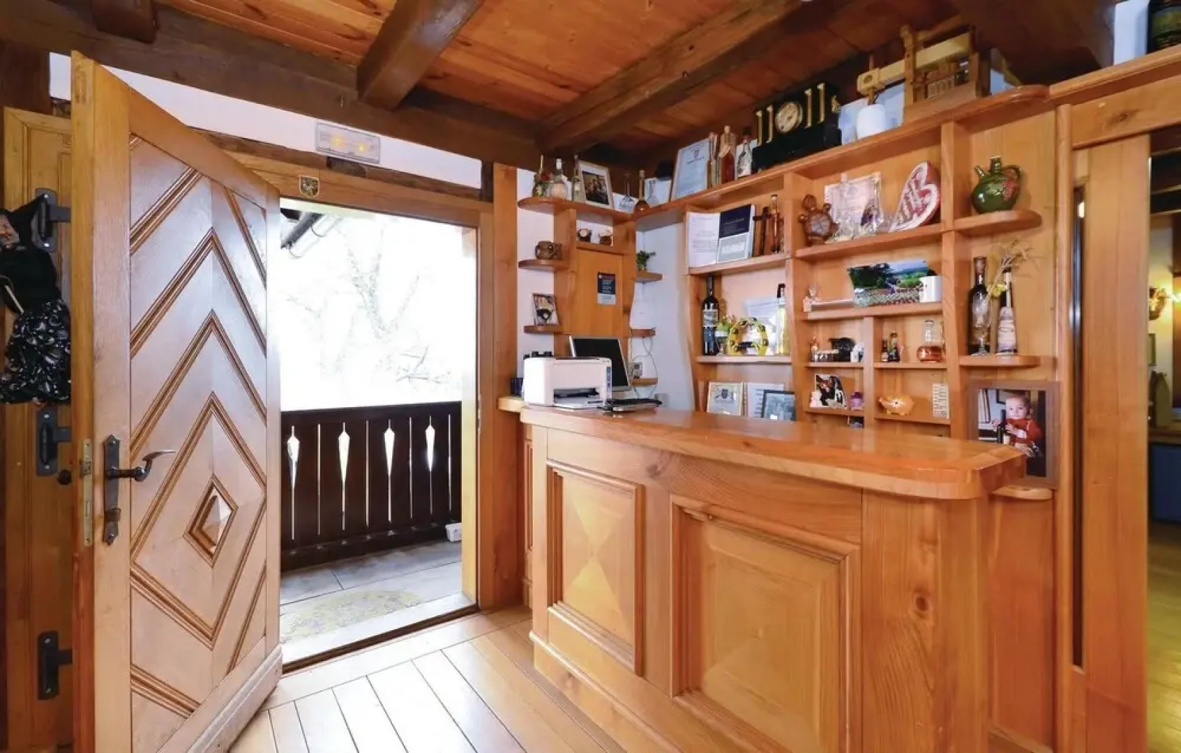 Awesome Home in Jastrebarsko With 6 Bedrooms and Wifi