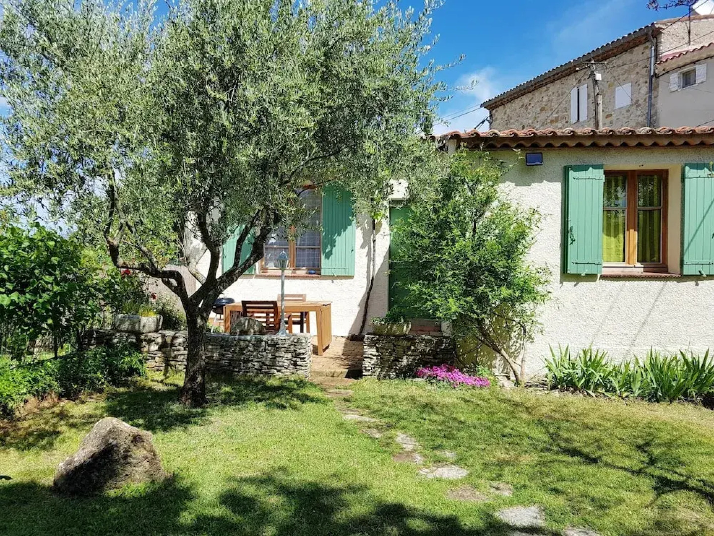 House With 2 Bedrooms in Revest-des-brousses, With Wonderful Mountain