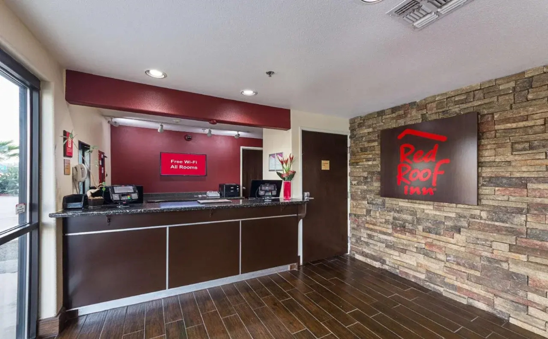 Super 8 by Wyndham New Braunfels I-35