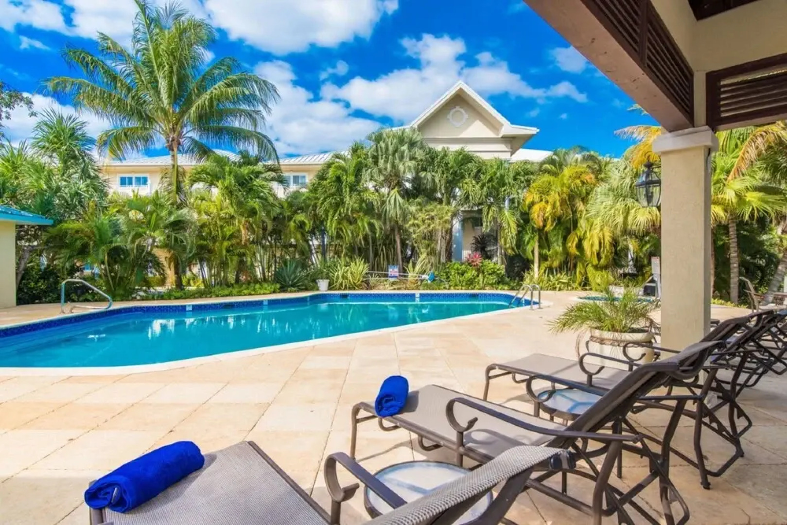 Laguna Del Mar by Cayman Villas