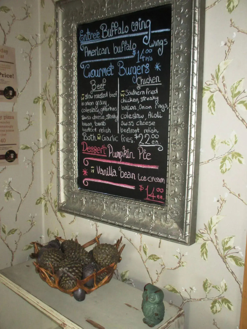 Fat Owl Motel, Bar & Eatery