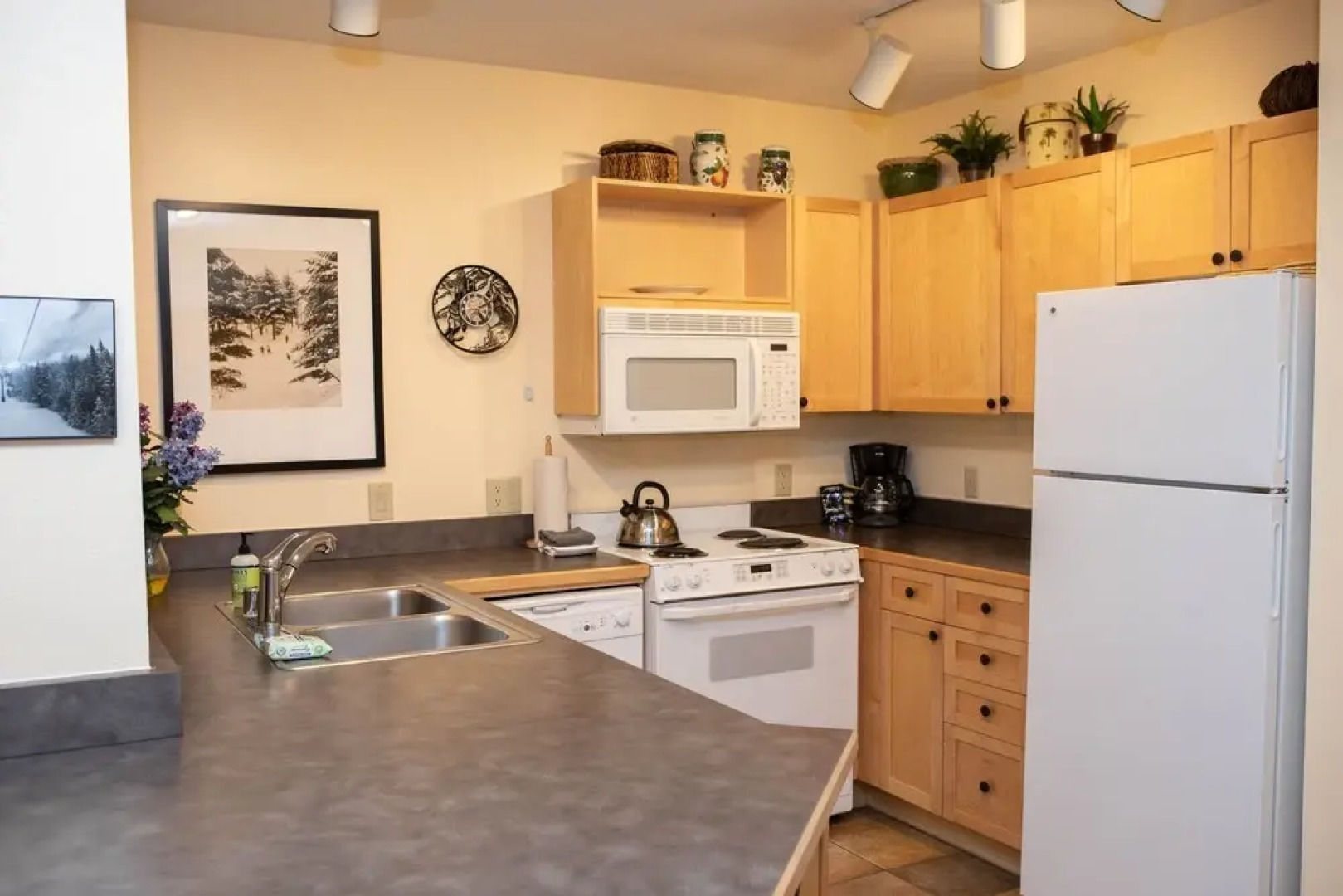 8176 Silver Mill 2 Bedroom Condo by RedAwning