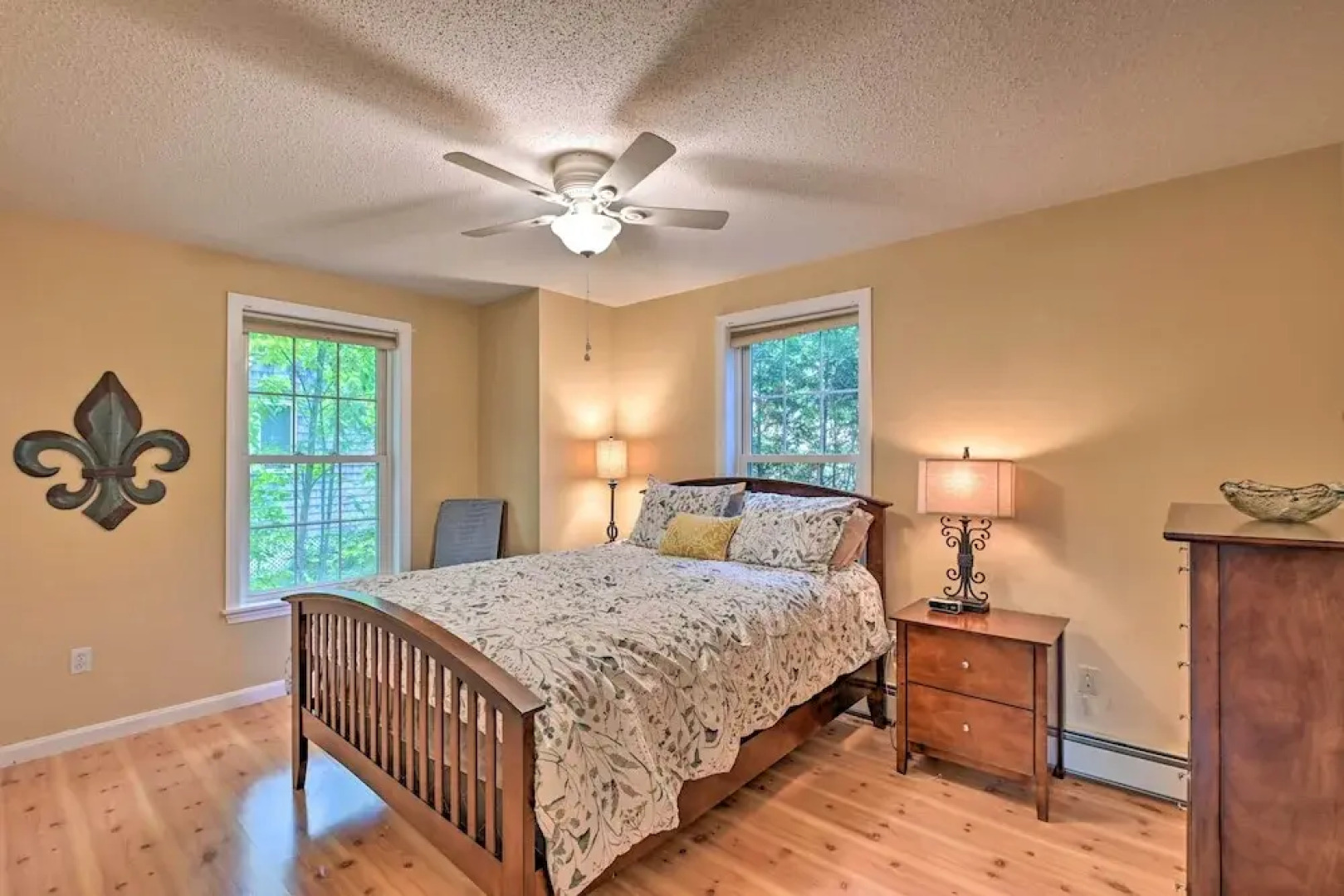 Inviting Lakefront Home: Seasonal Boat Dock!