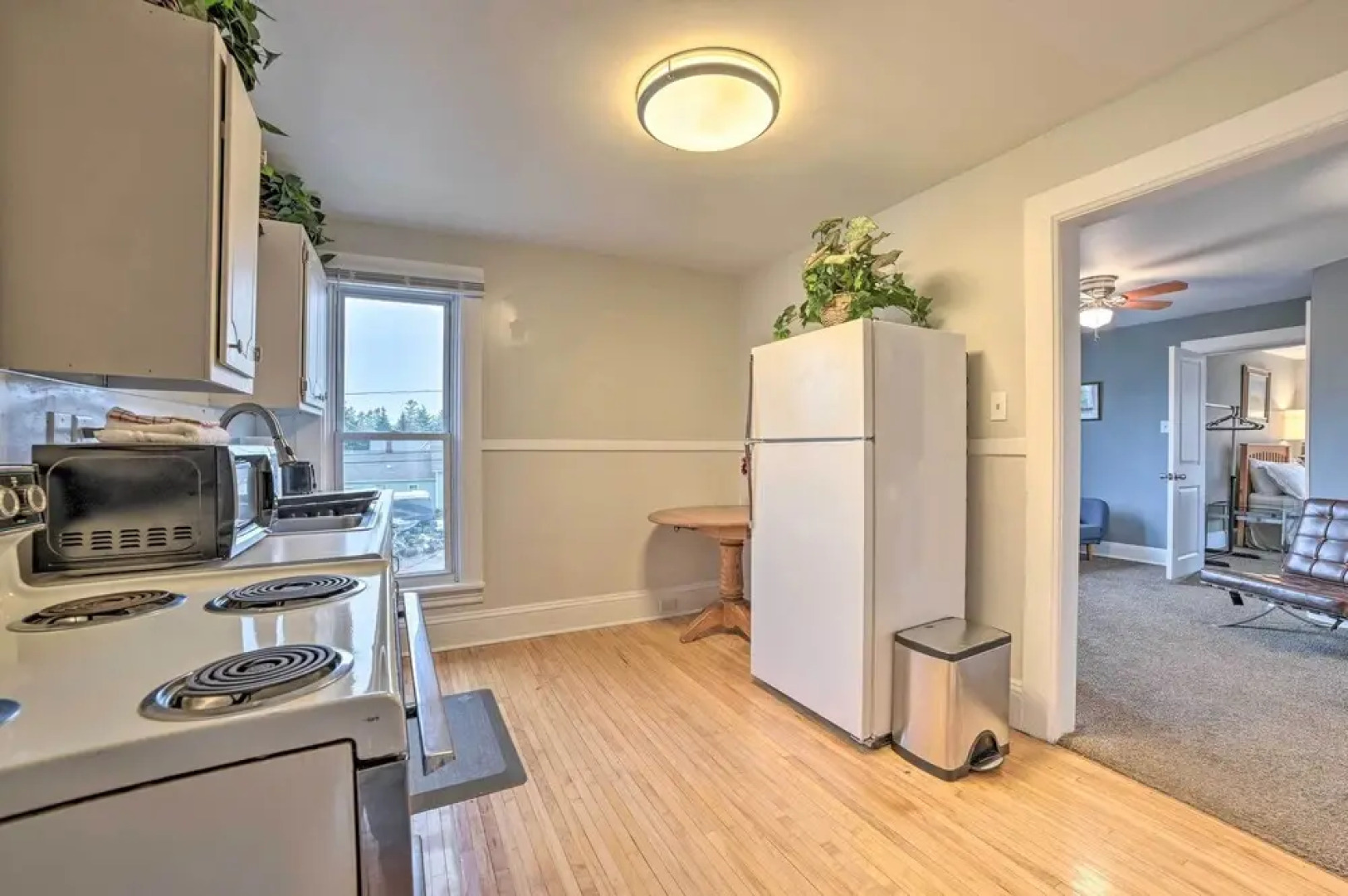 Manistee House w/ Deck: 1/2 Mi to Riverwalk!