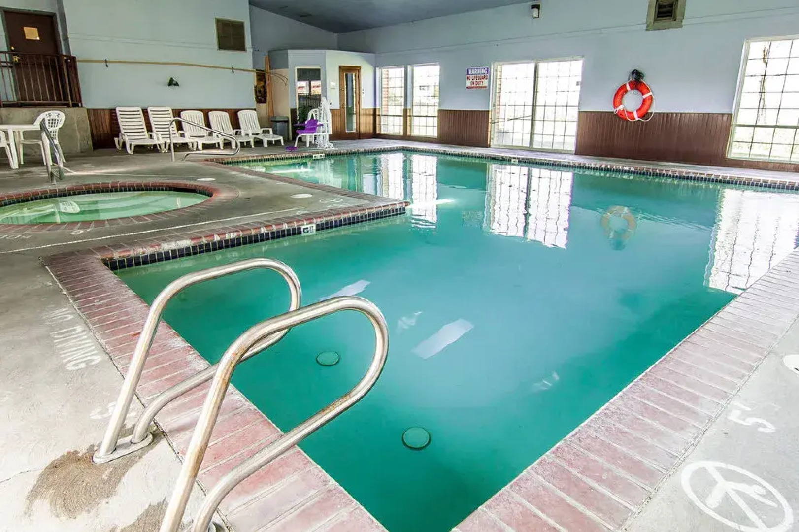 Rodeway Inn & Suites