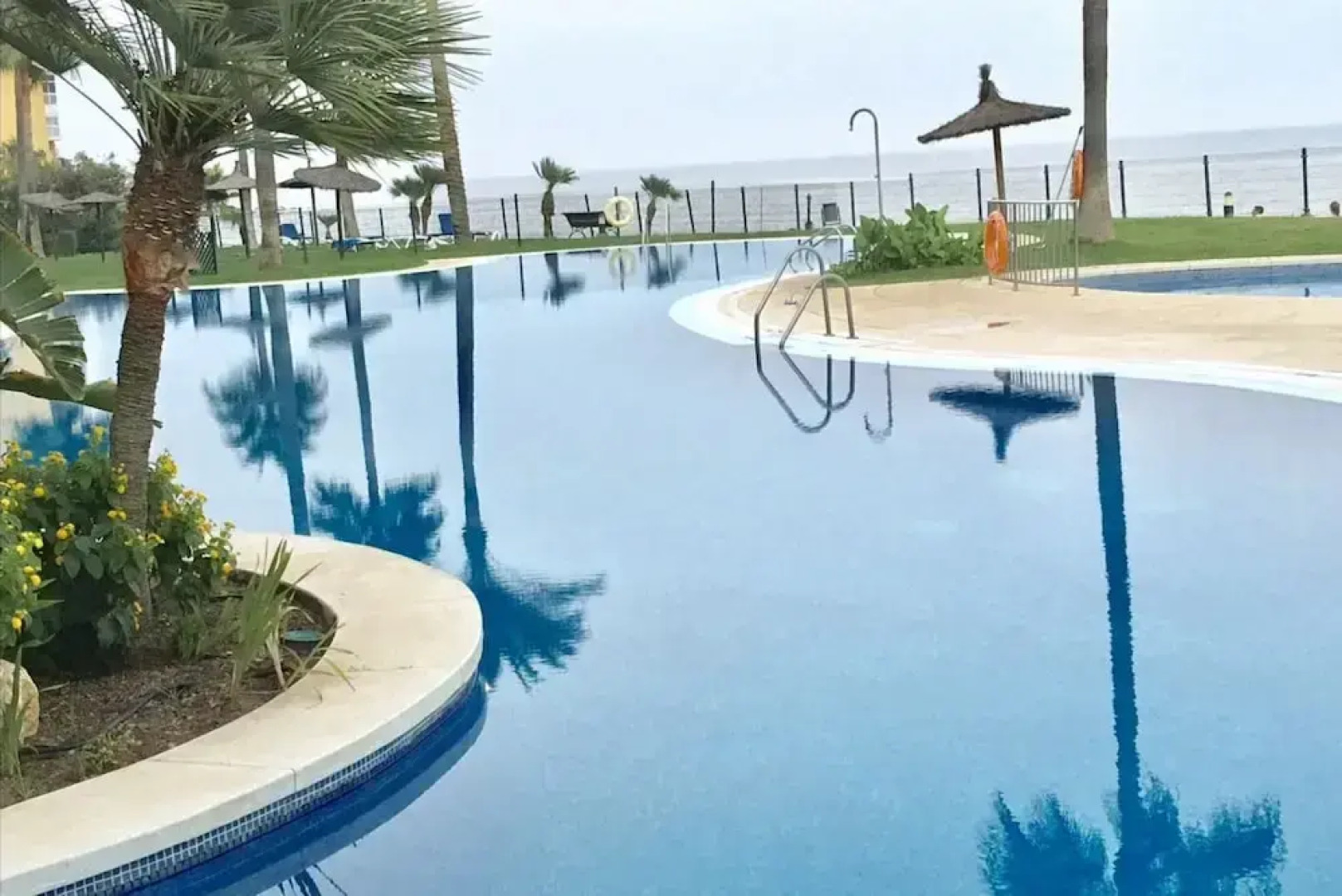 MI CAPRICHO C16 Luxury apartment on the beachfront