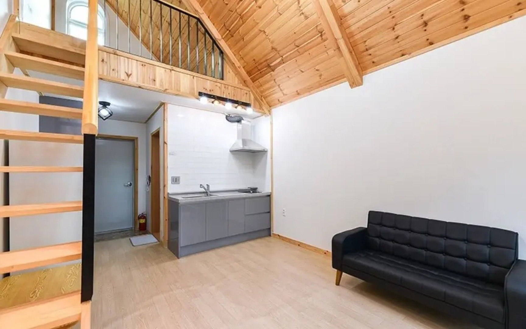 Gwangyang Banwolsanjang Pension