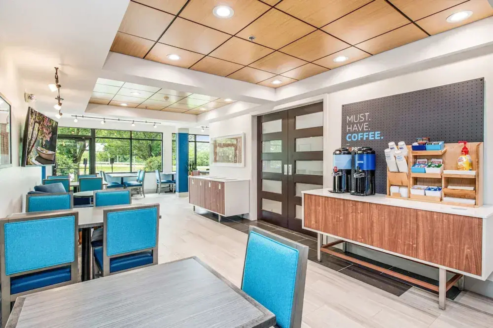 Holiday Inn Express & Suites Delafield