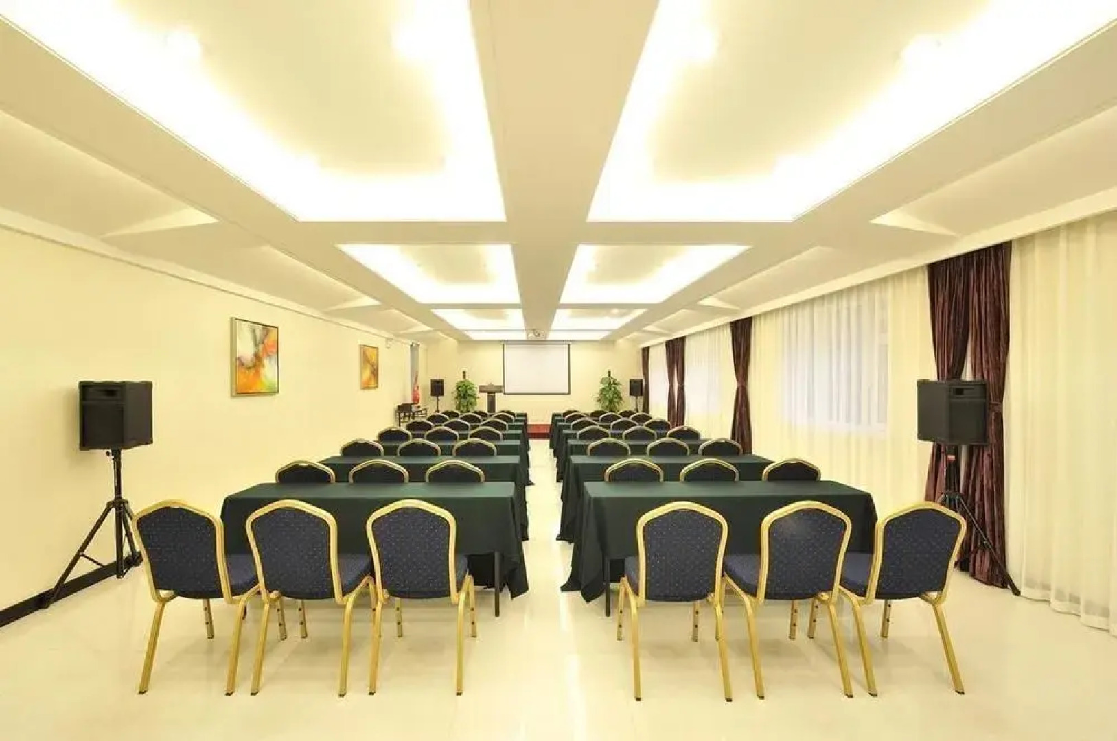 Wanjia Lakefront Hotel