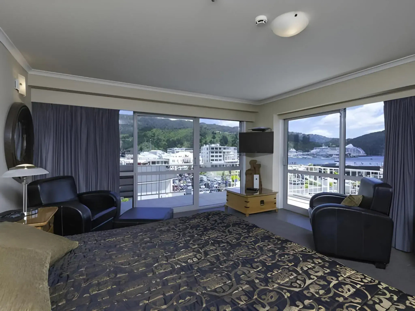 Picton Beachcomber Inn