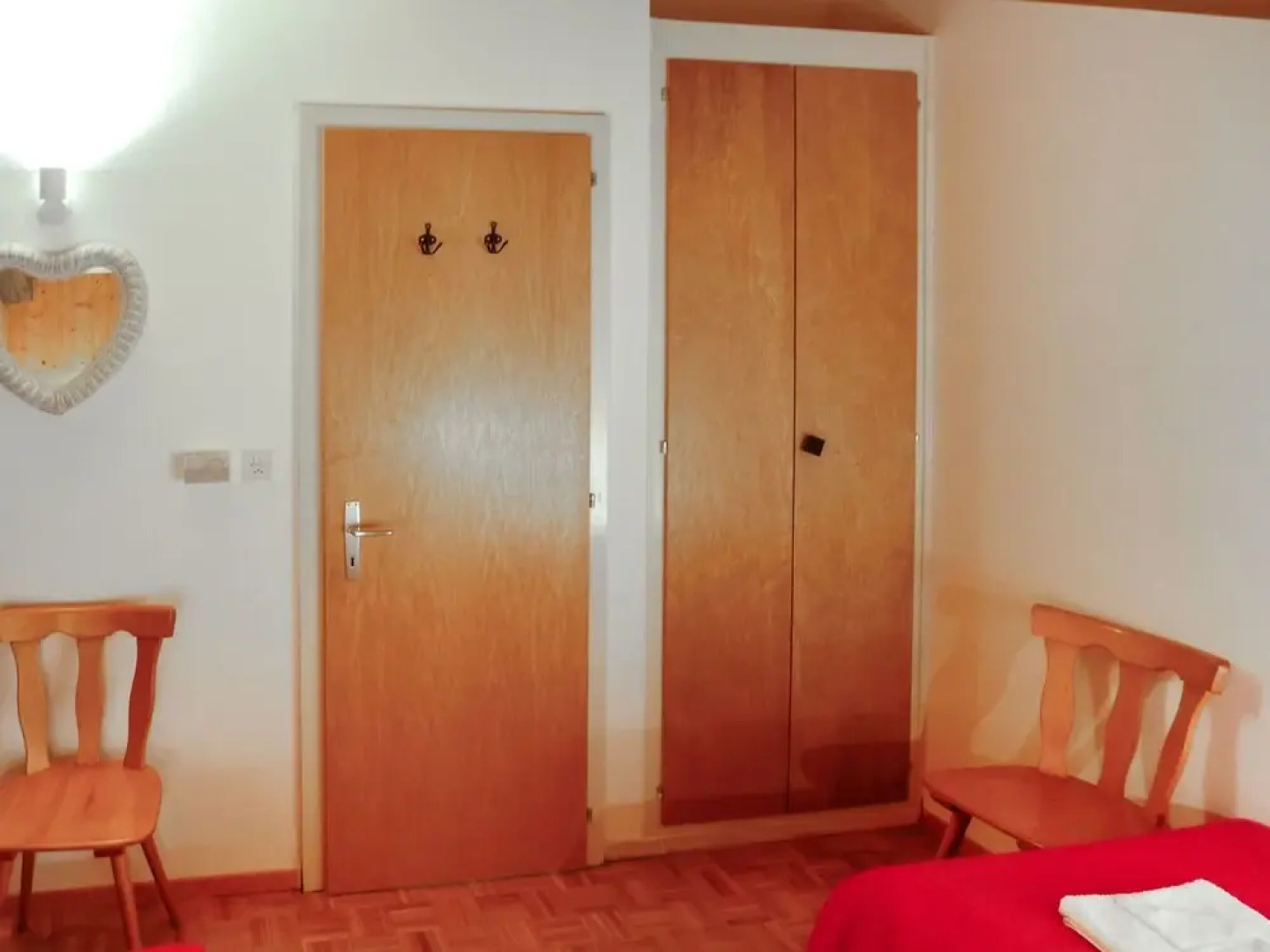 La D l ge Lens in Lens