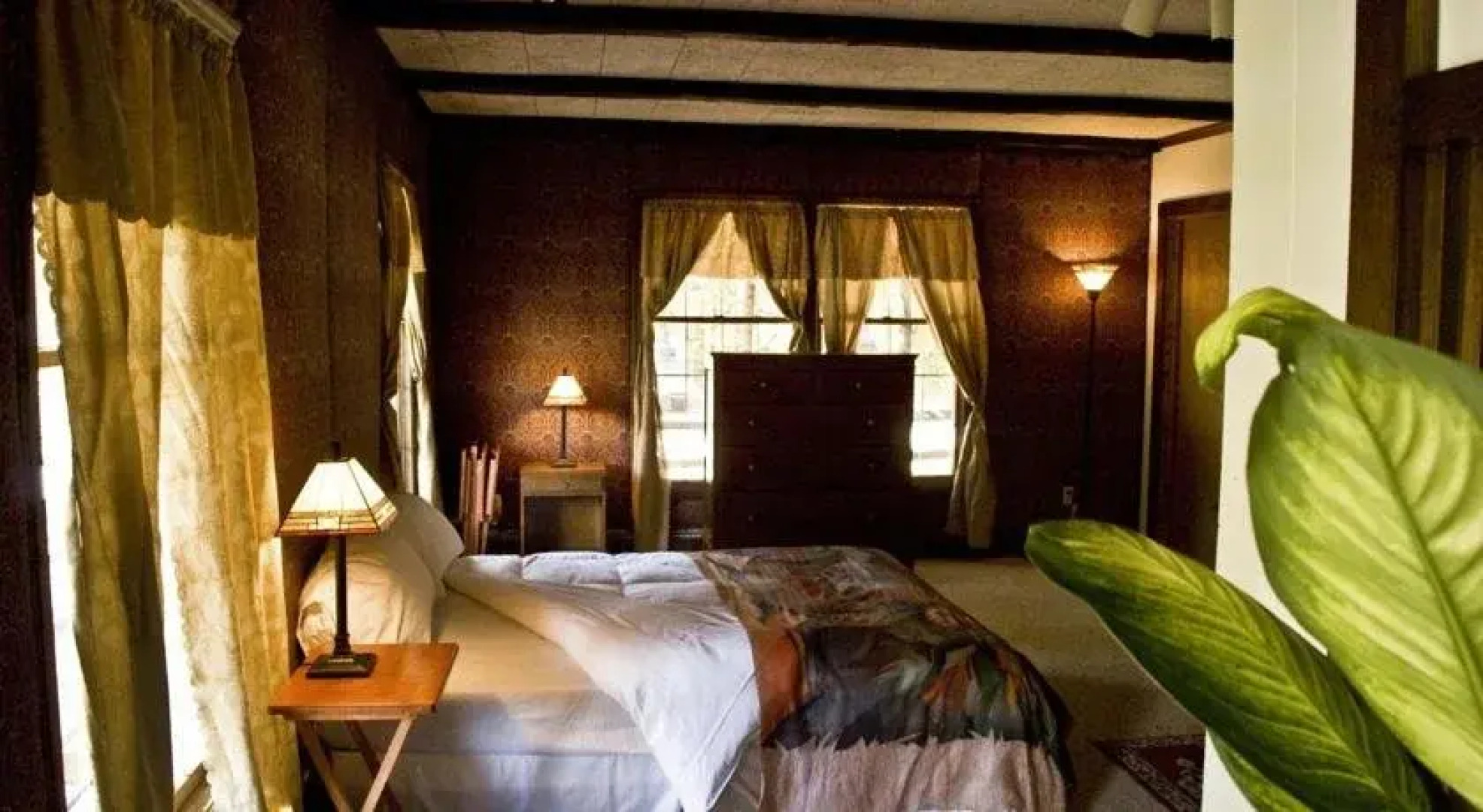 Stones Lodge under Mt. Stratton