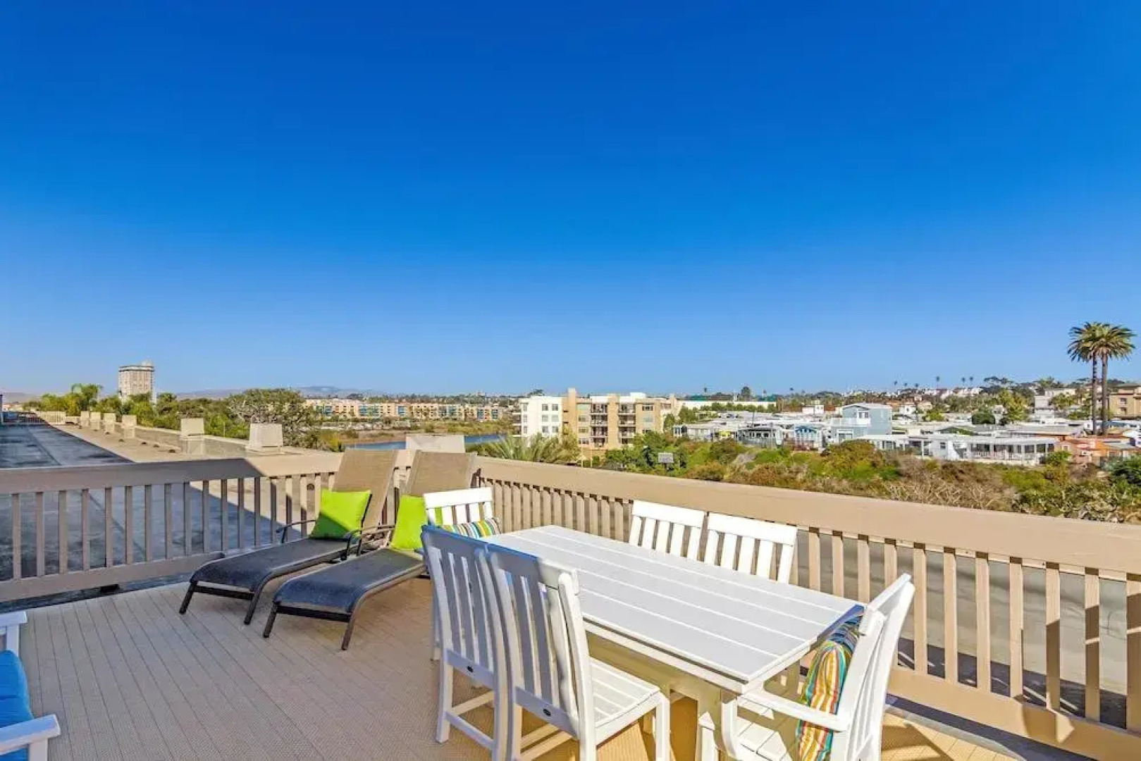 Sea Breeze Penthouse