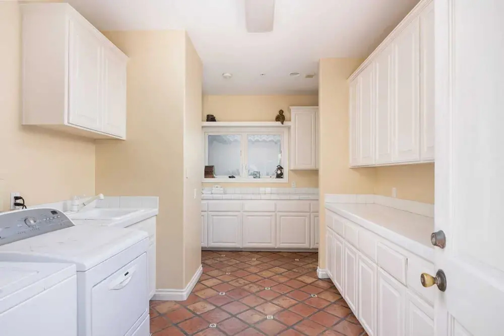 Private Estate w/ Pool, Hot Tub & Tennis Court Near Encinitas The Ranch by Avantstay