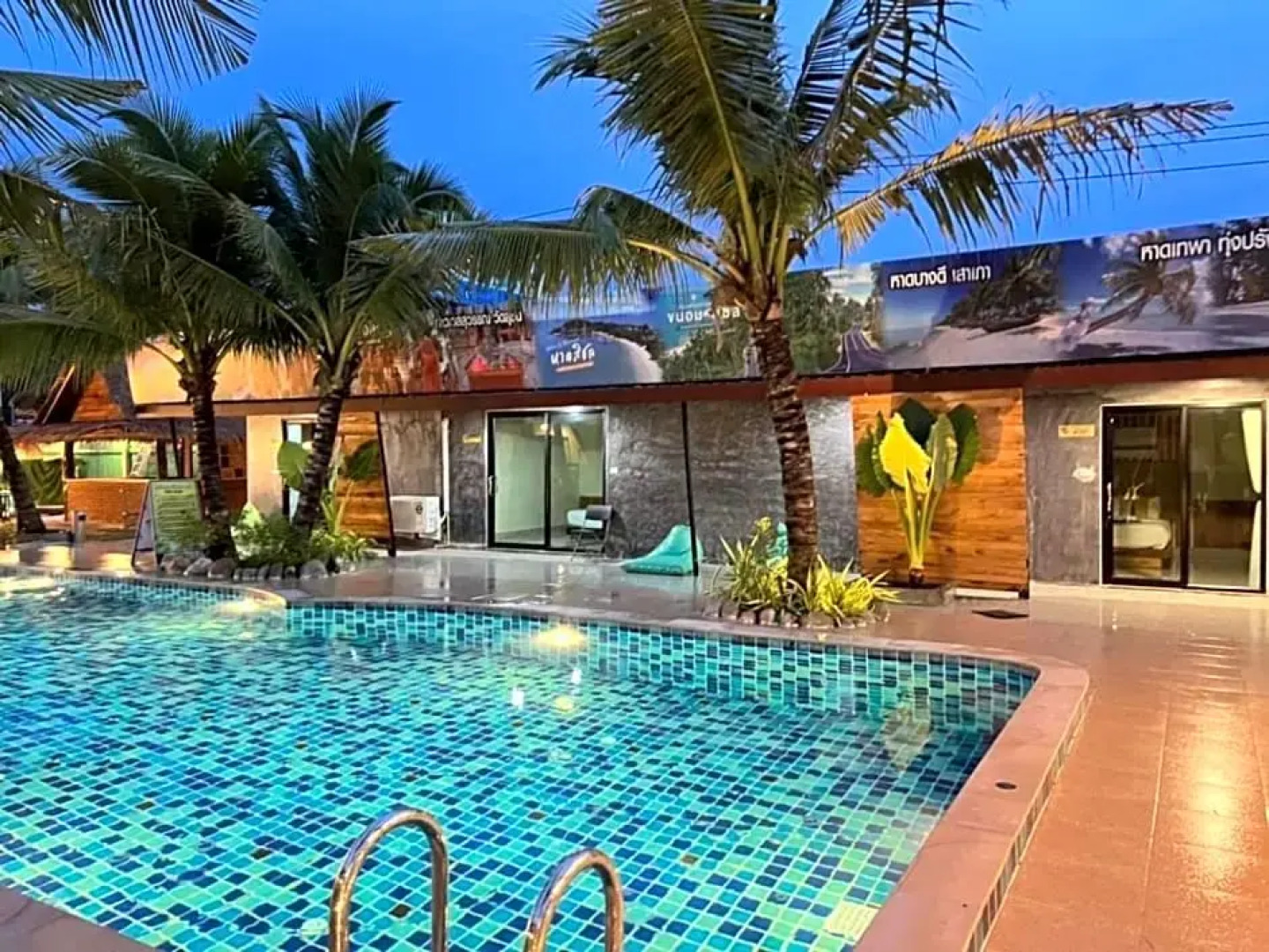 kinjo park pool view delux2 (double bed)