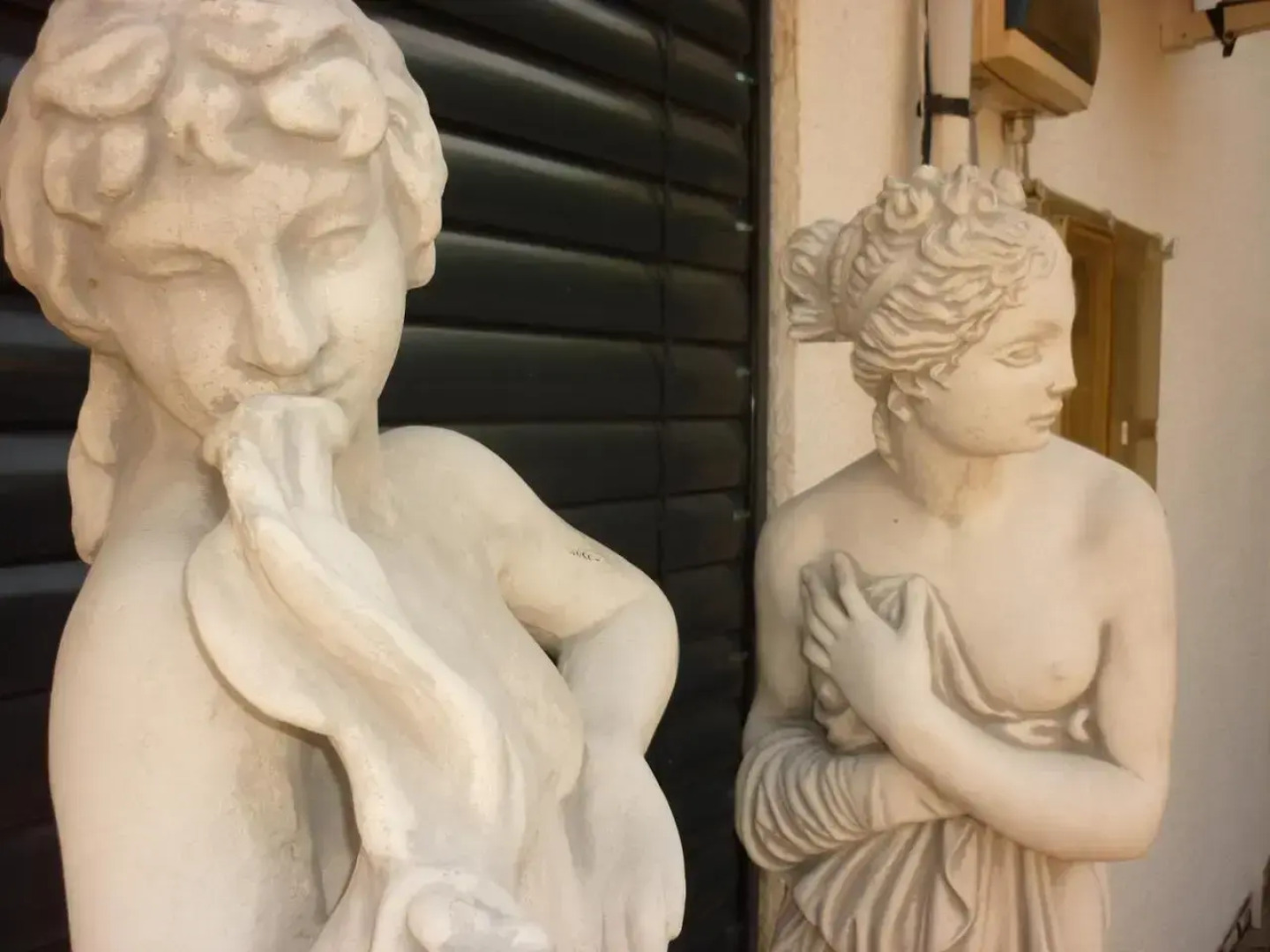 R1 Rolléder Apartman-ház