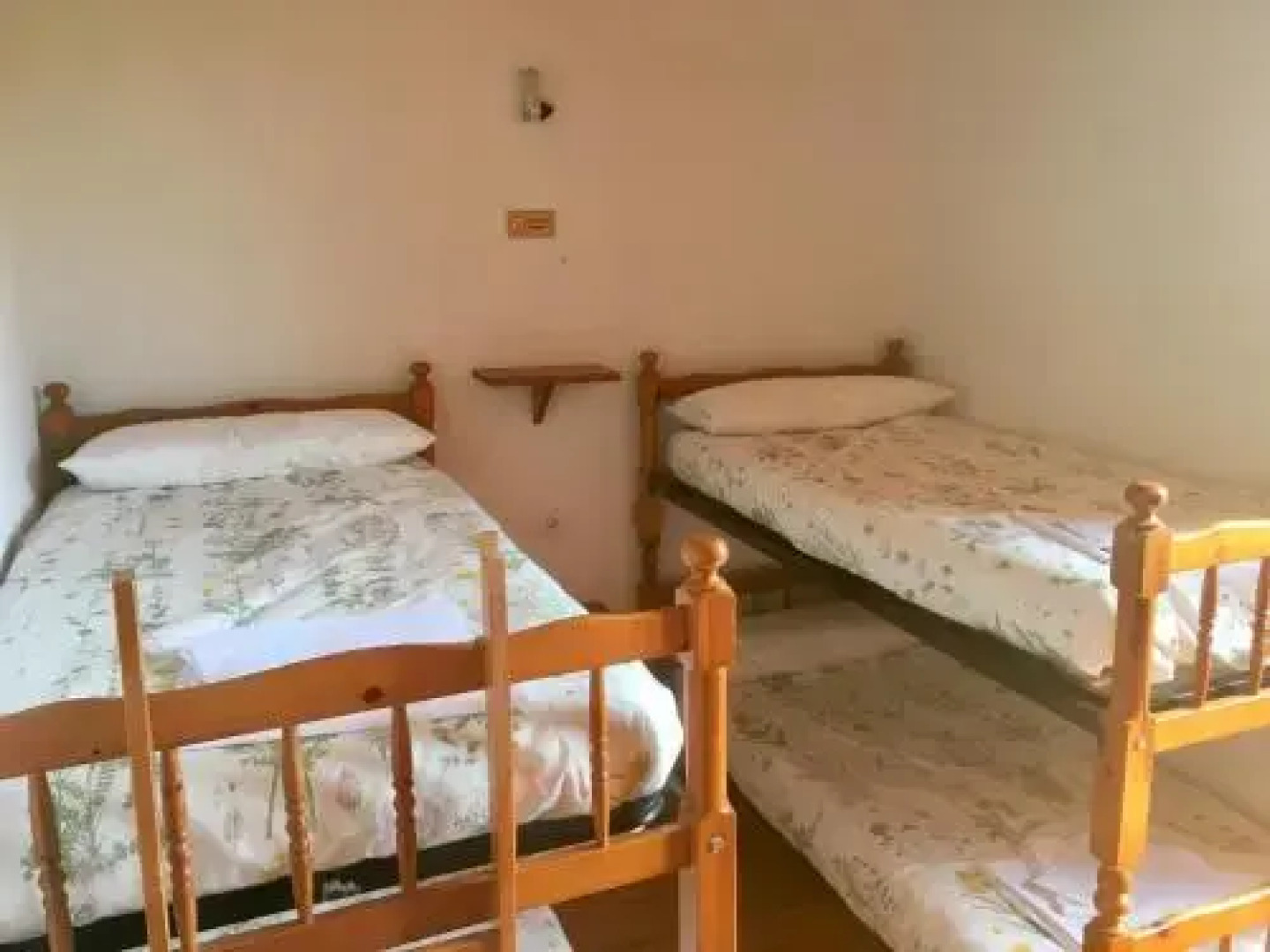 Hostel Albergue de Pintueles