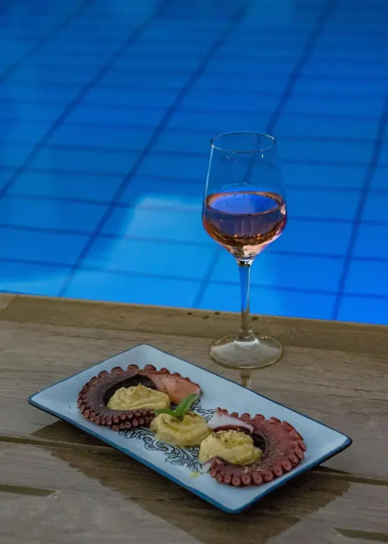 Aeolos Boutique Resort and Suites