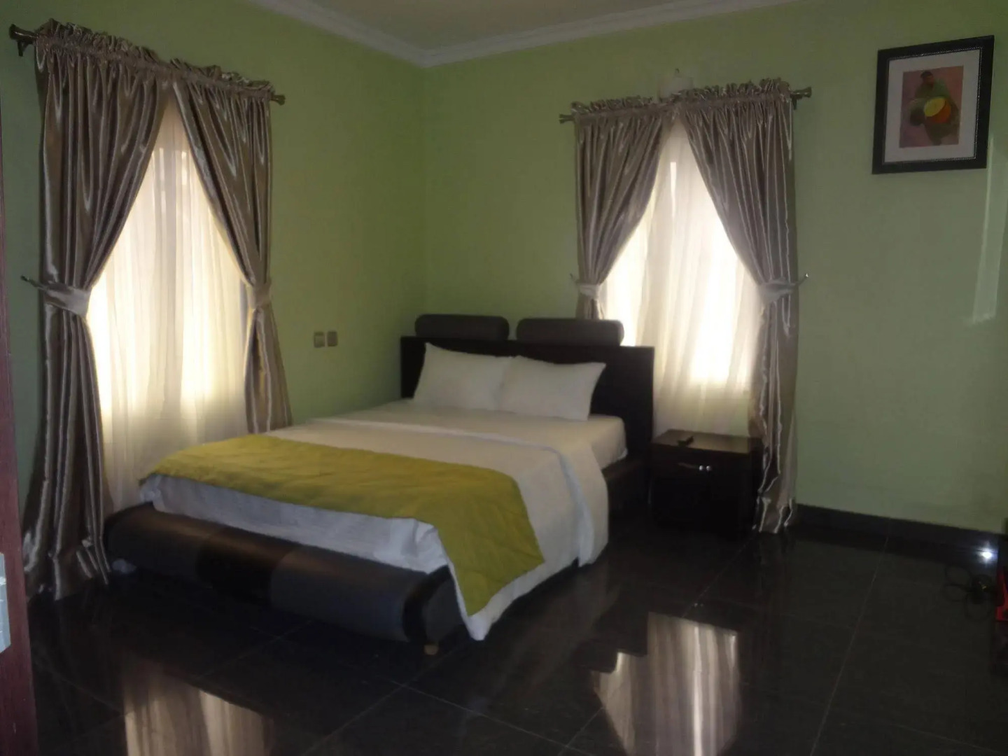 Kings Avenue Apartments