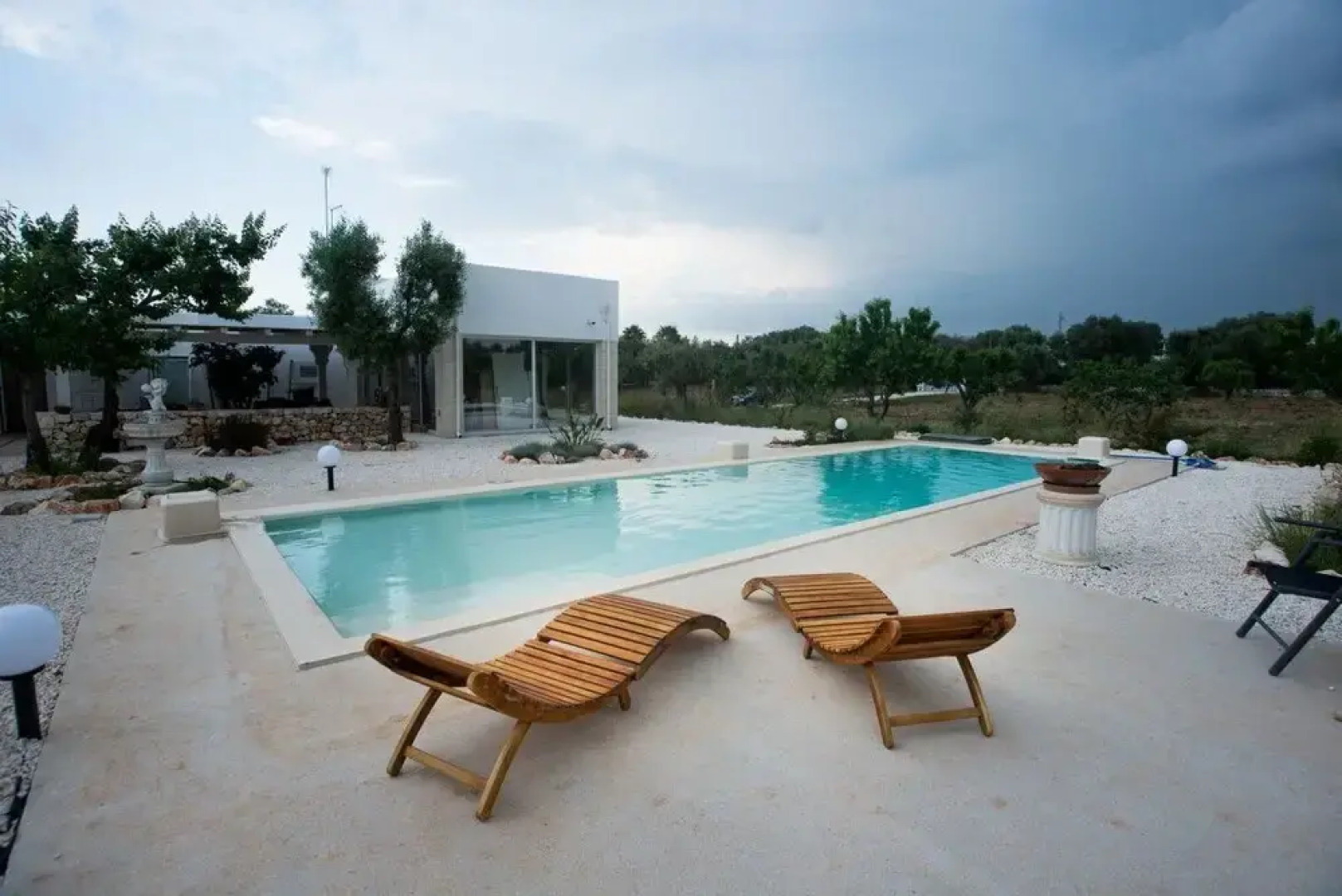 Lamia Tipica con Piscina