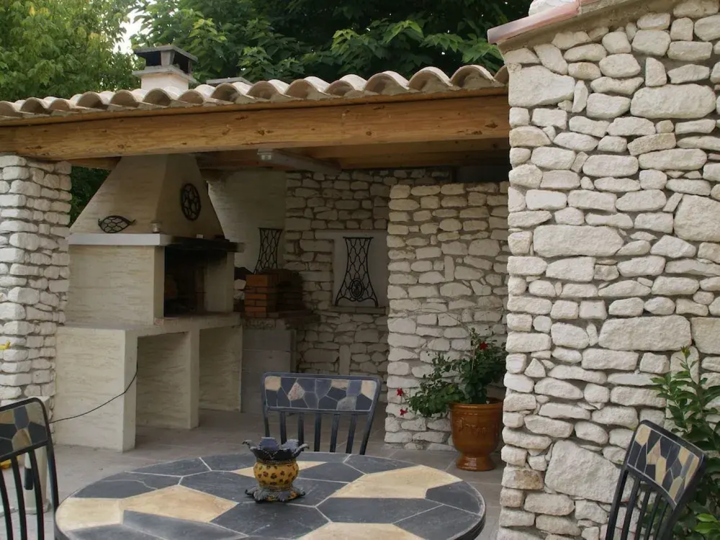 Spacious Quiet Mas With Bikes and Pizza Oven