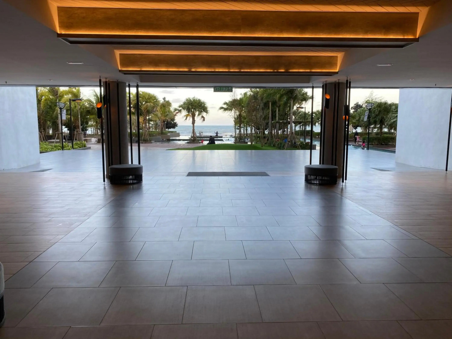 Isix Seaview 2R2B at Timurbay Pantai Balok Kuantan Pahang