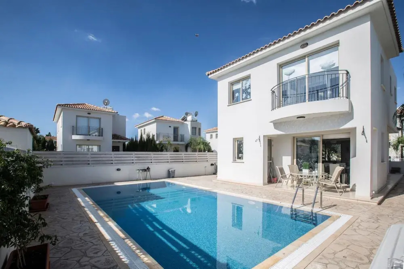 Cyprus Villa Palm 17 Gold