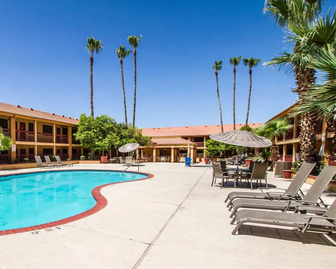 American Inn and Suites