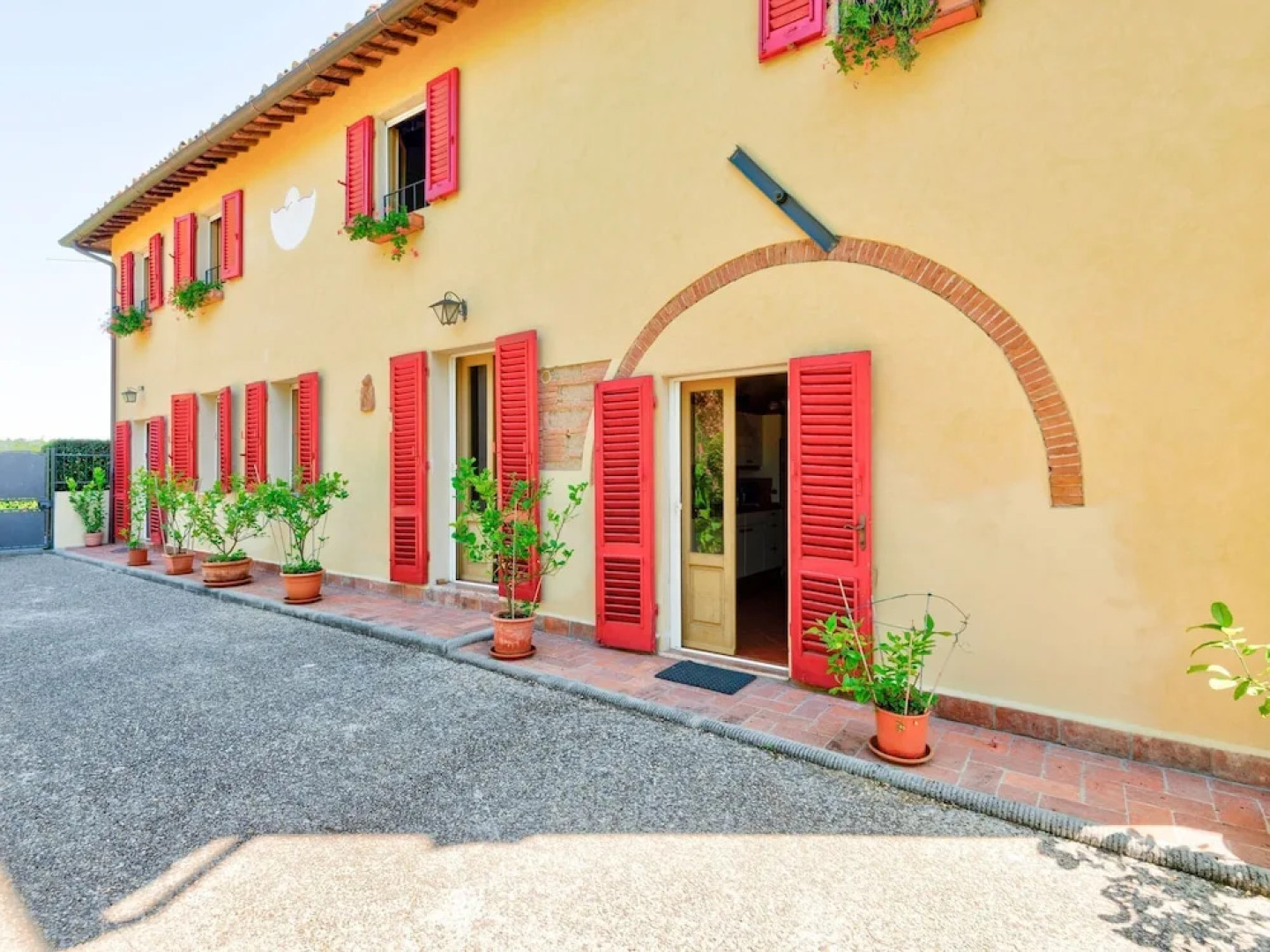 Hilltop Holiday Home in San Miniato with Hot Tub