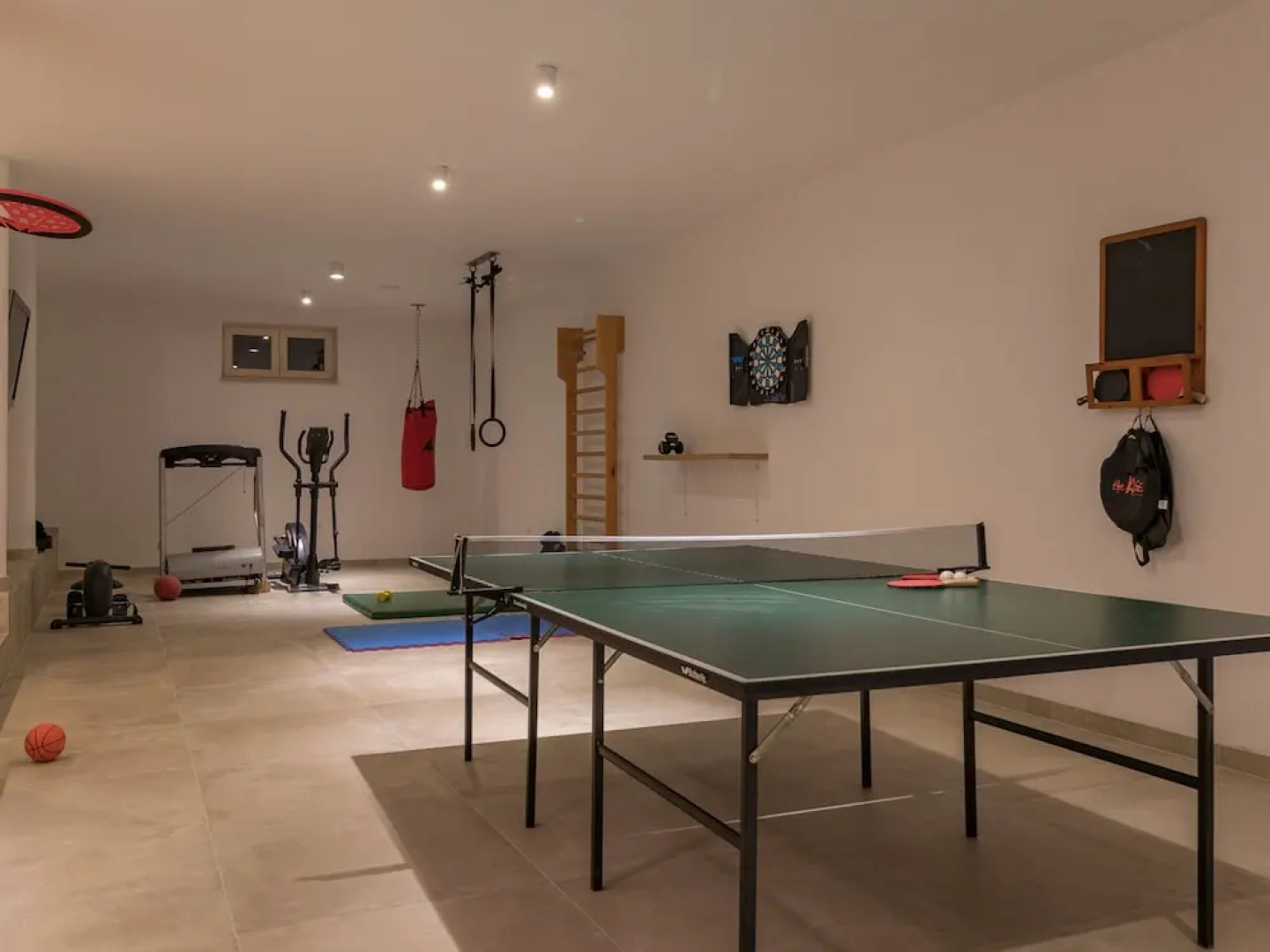 Luxurious Villa in Butkovici with Pool & Hot Tub