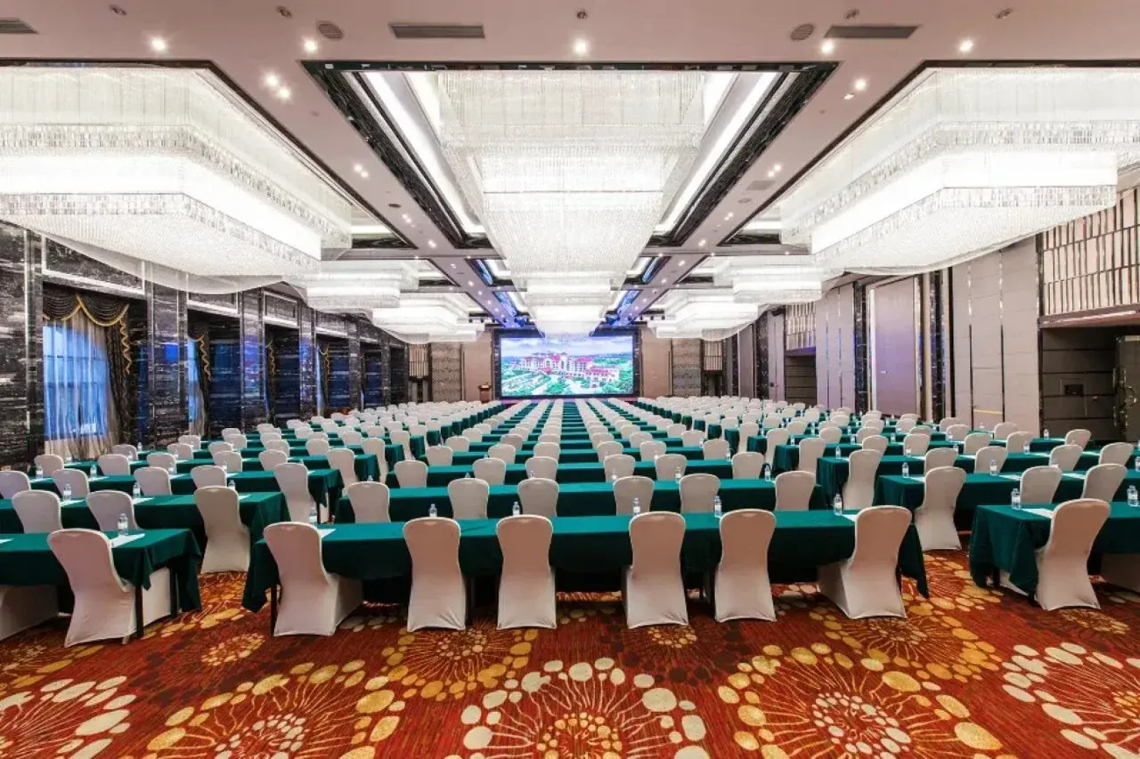 Kaiping Jade Bay Funyard Phoenix Hotel