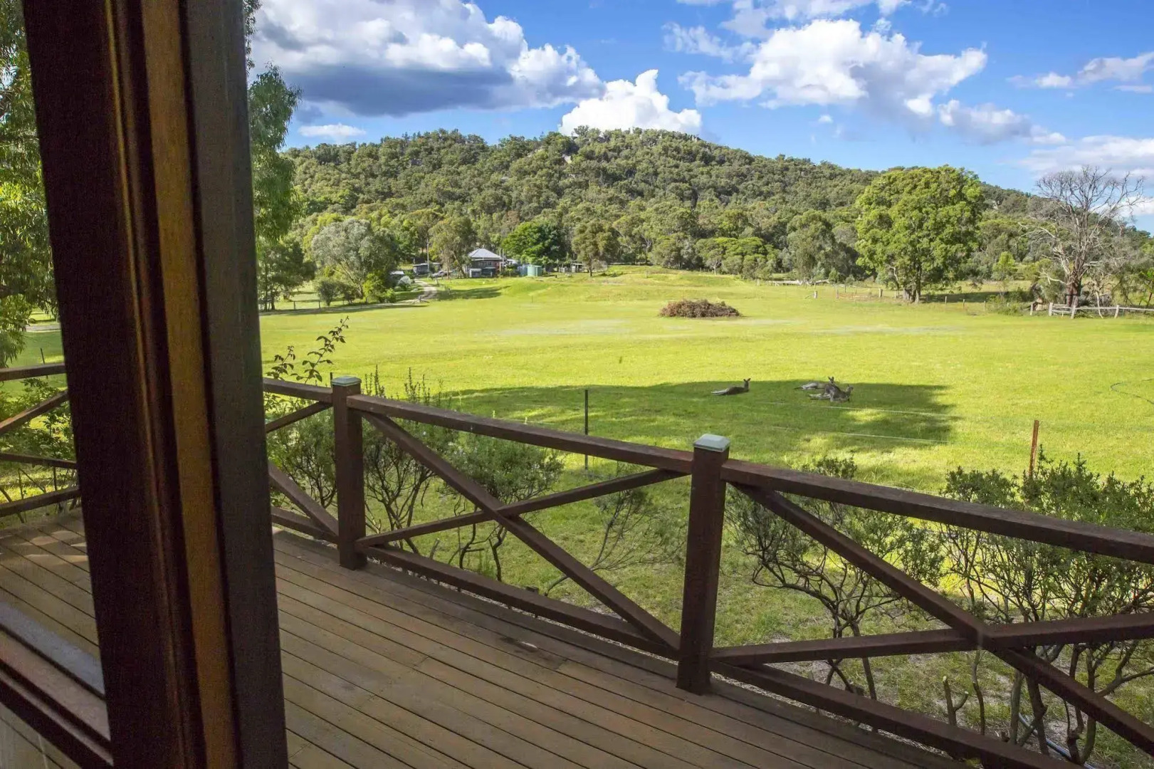 Wisteria Cottage and Cabins