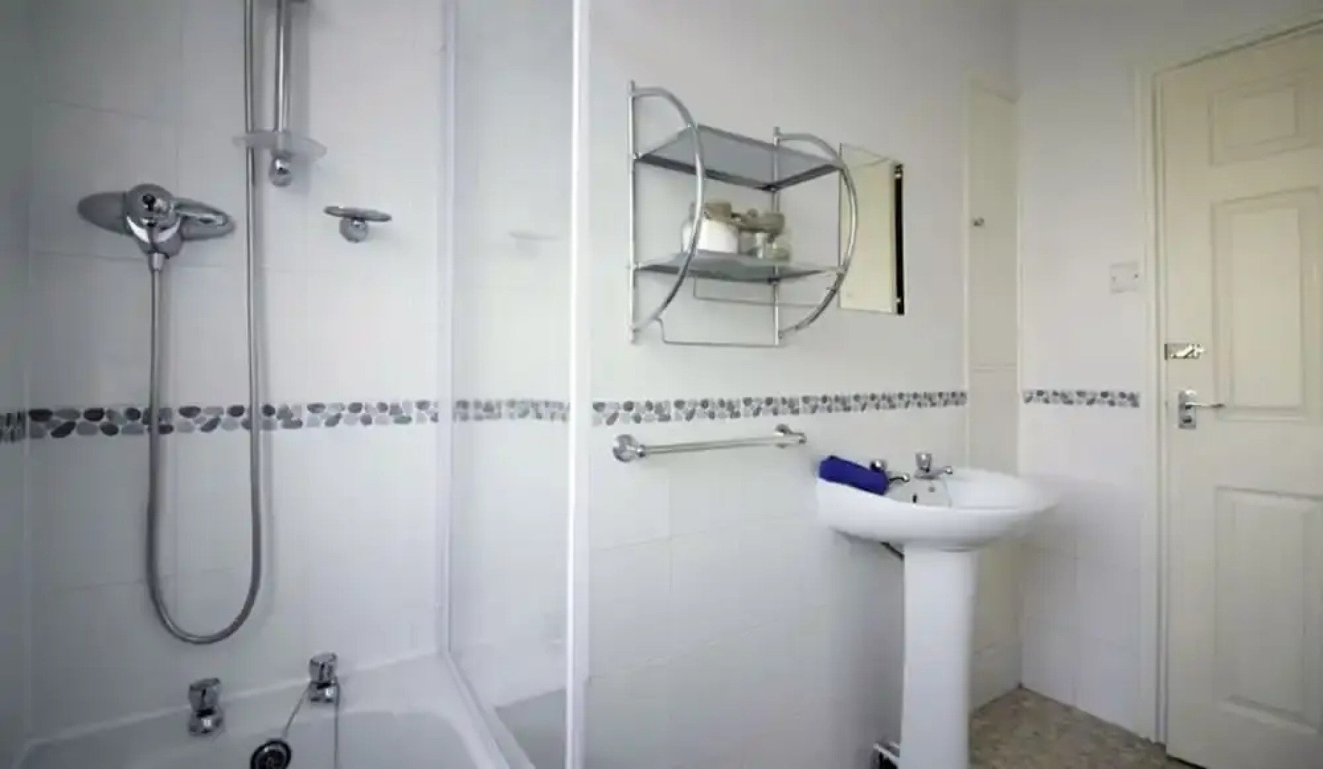 RoomTel - Brook House