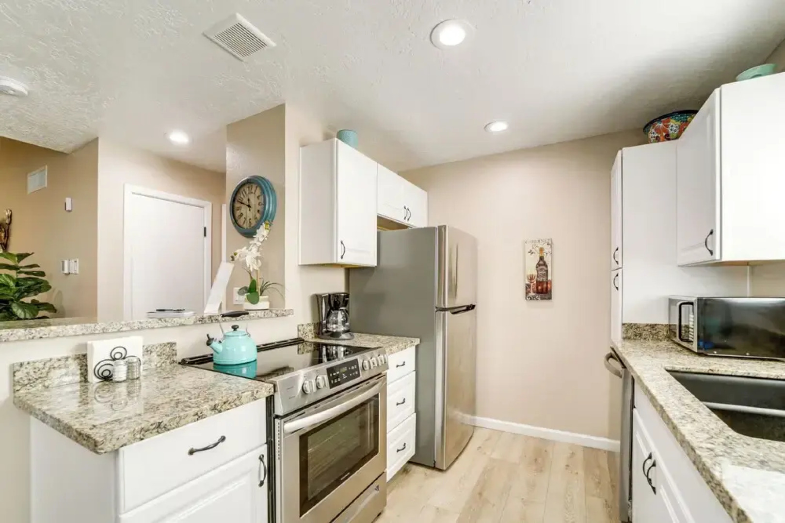 Mtn-view Condo w/ Hot Tub Access in Sedona!