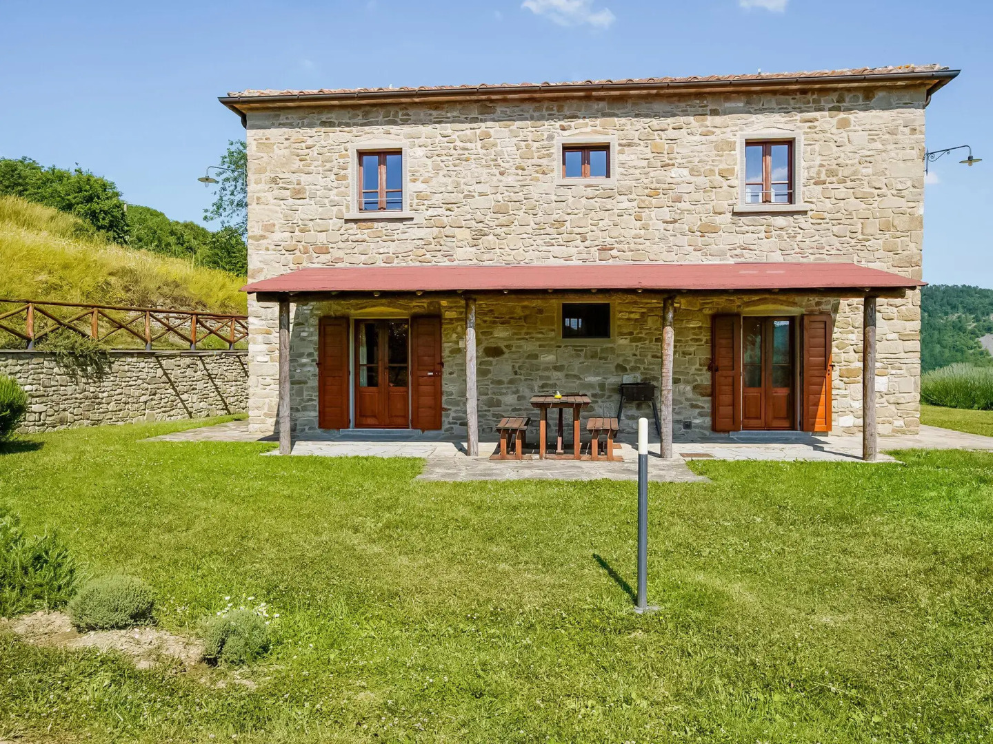 Beautiful accommodation in elegant farmhouse with pool and breathtaking views