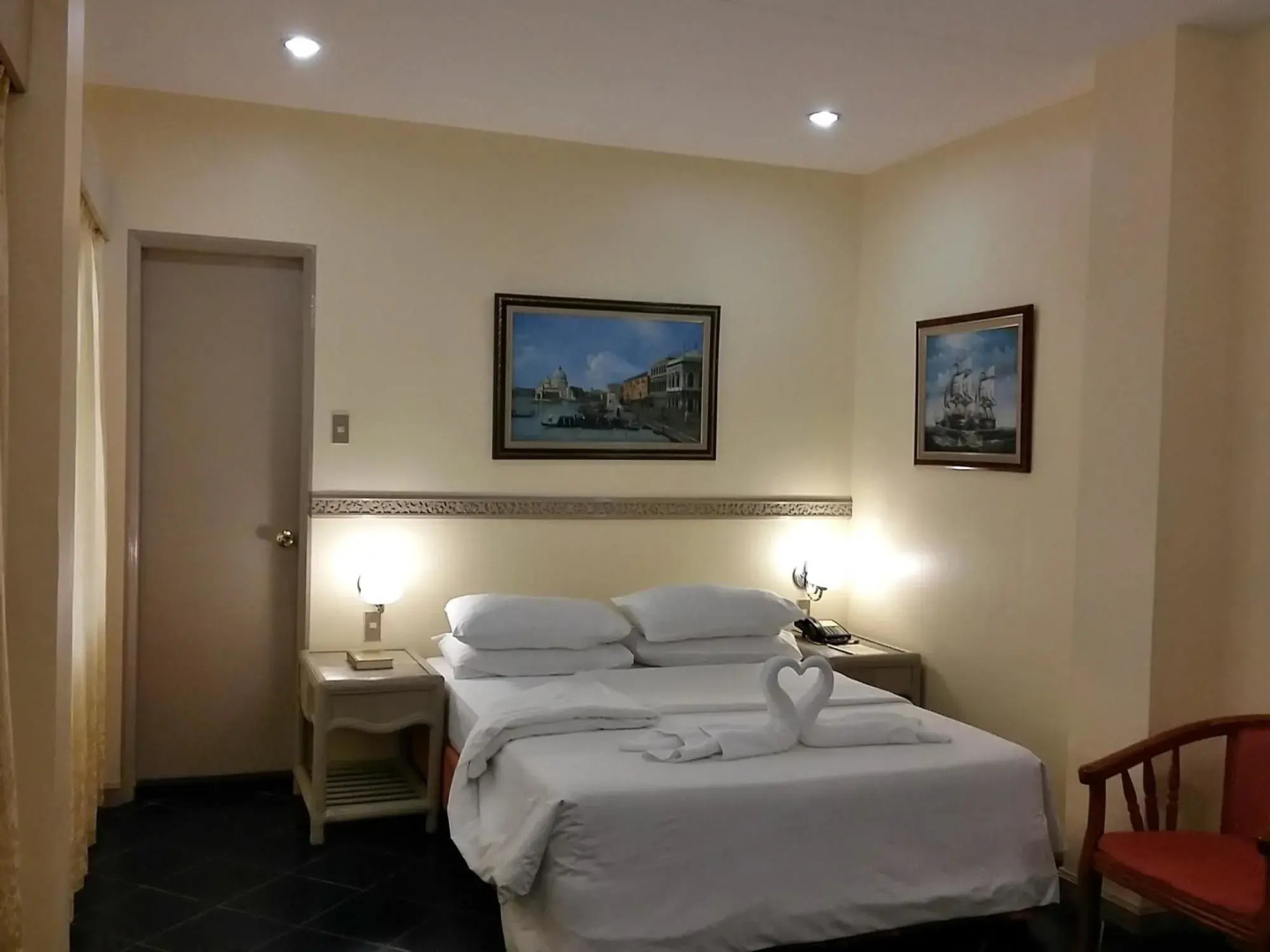 Dumaguete Royal Suite Inn