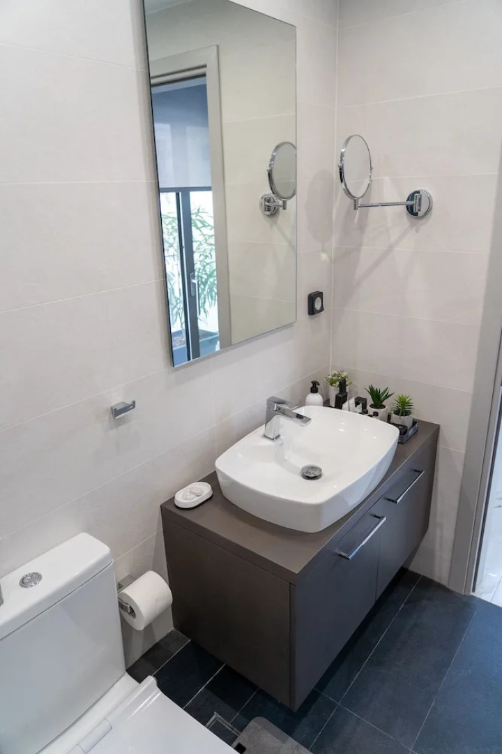 The Lop Athens Holiday Luxury Suites