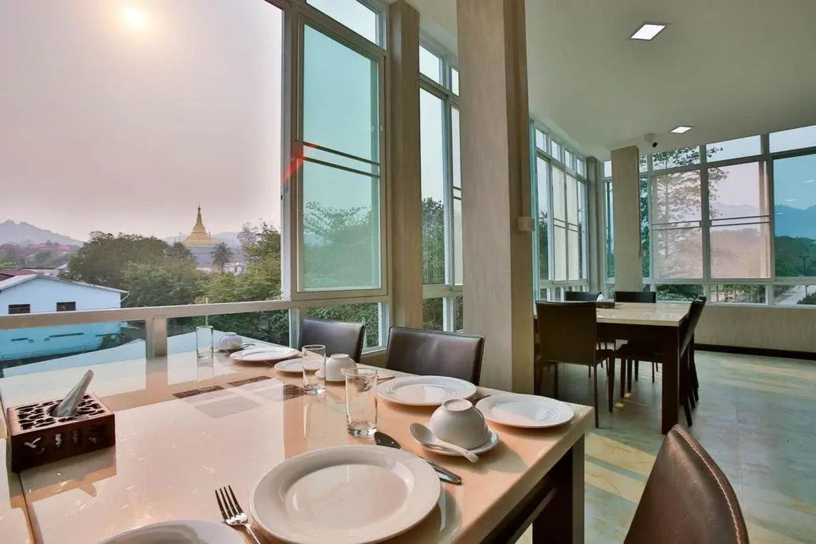 Shan Shwe Myanmar Hotel