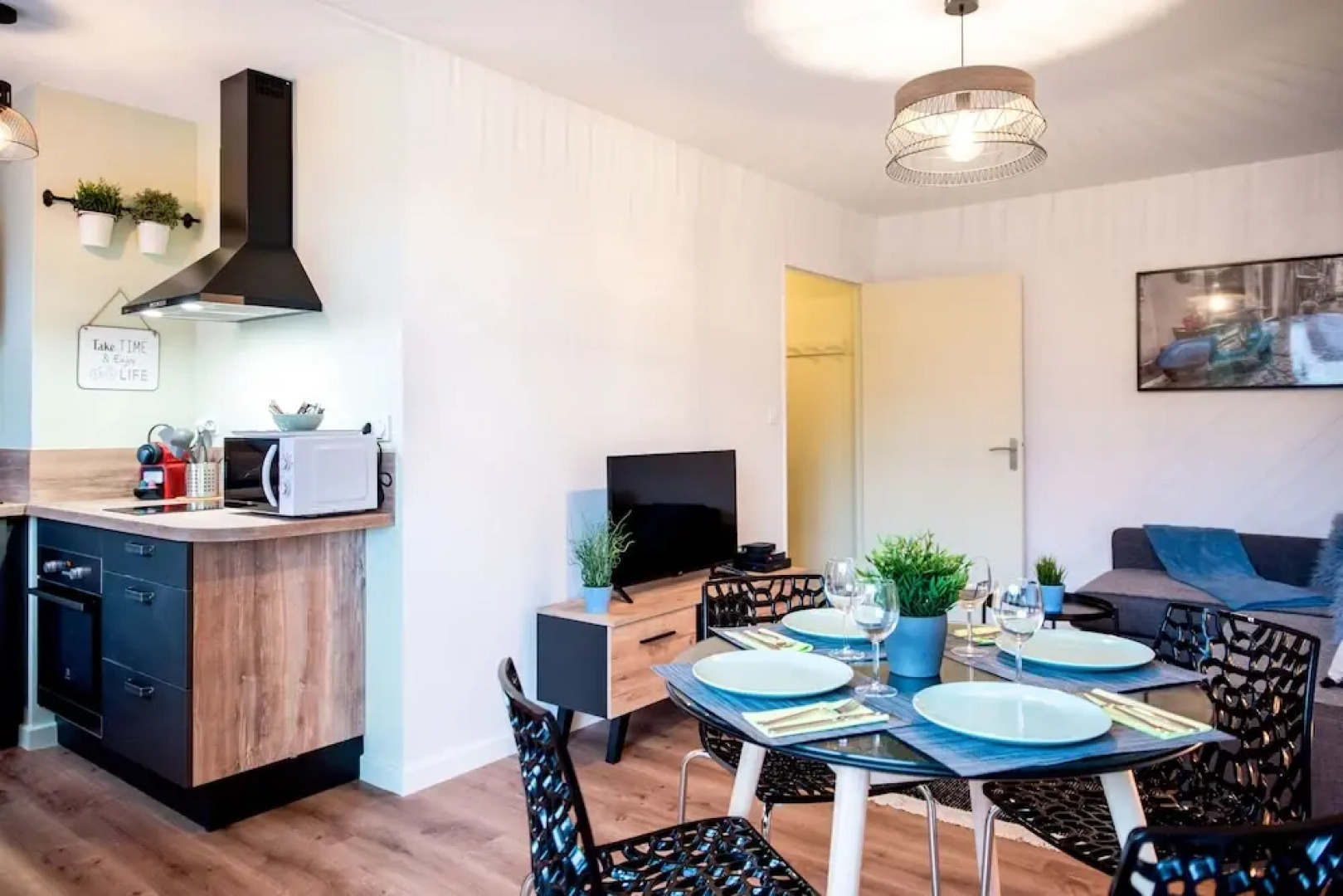 Chic & Cosy Appartement avec Terrasse, Parking Privatif