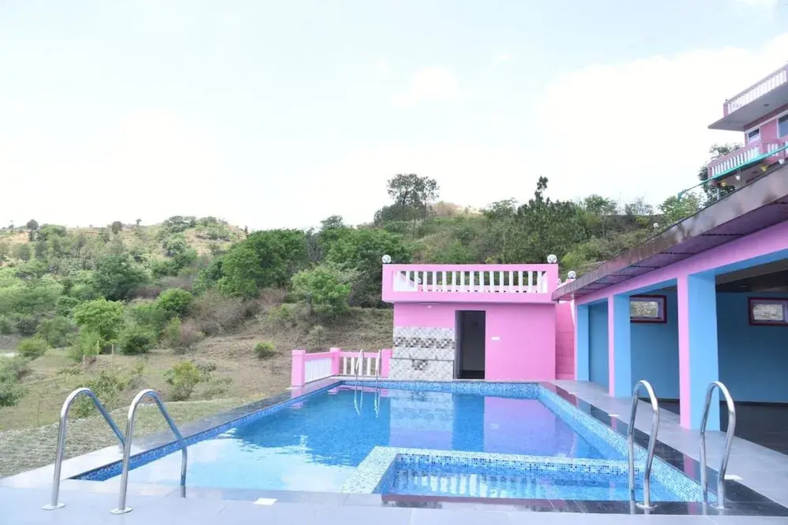 Sunshine Courtyard Resort