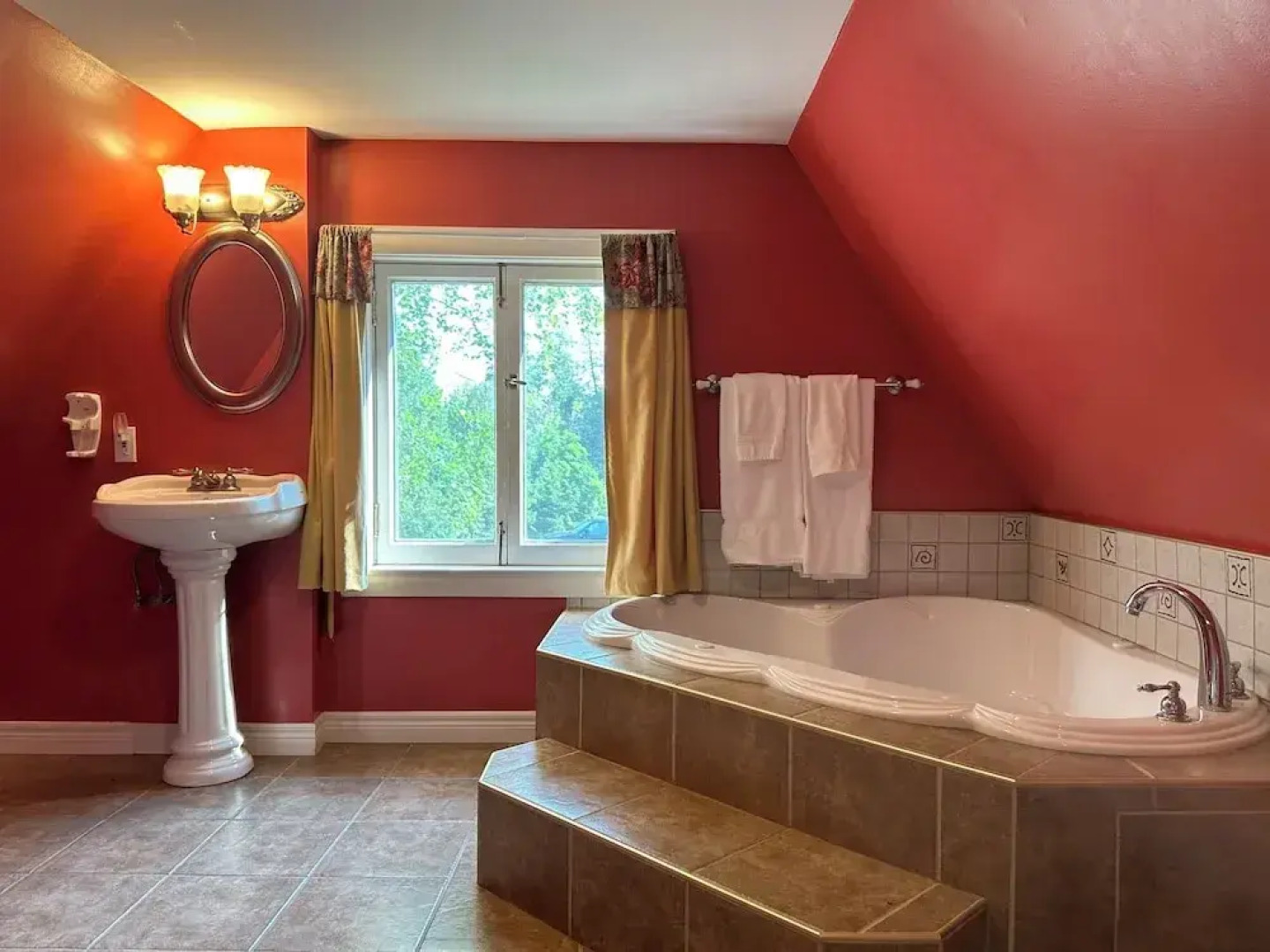 Pathsaala Inn & Restaurant