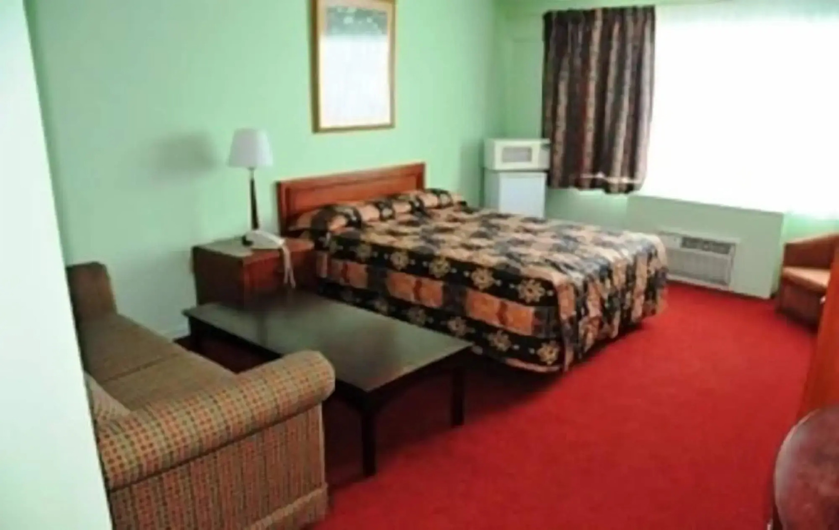 Lively Inn & Suites