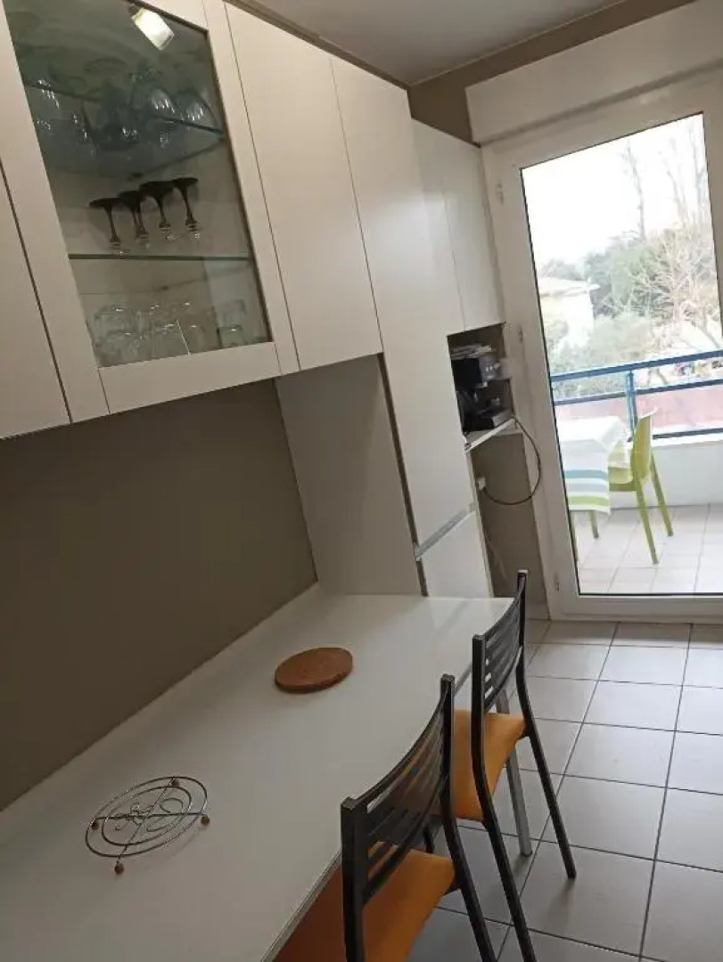 Bayonne appartement 63m2 avec terrase parking wifi